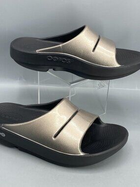 OOFOS OOahh Slide Sandals Womens 7W/5M Gold Black Comfort Slip On Travel Ability